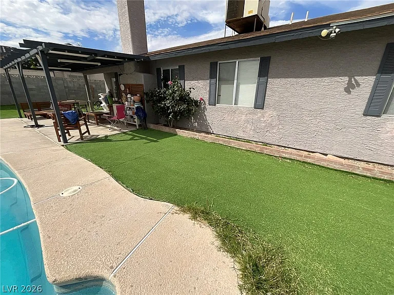 707 Honeybee Ct — Photo 6