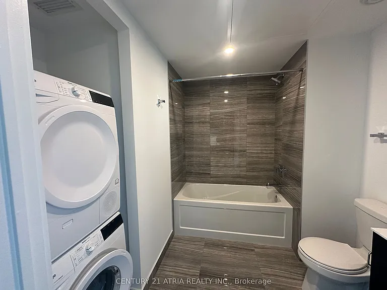 88 Queen St E #5615 — Photo 12