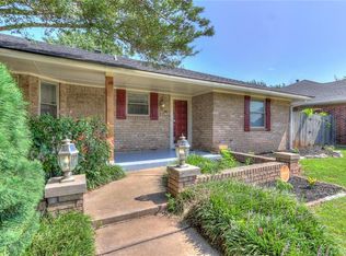 1539 Winding Creek Rd, Moore, OK 73160