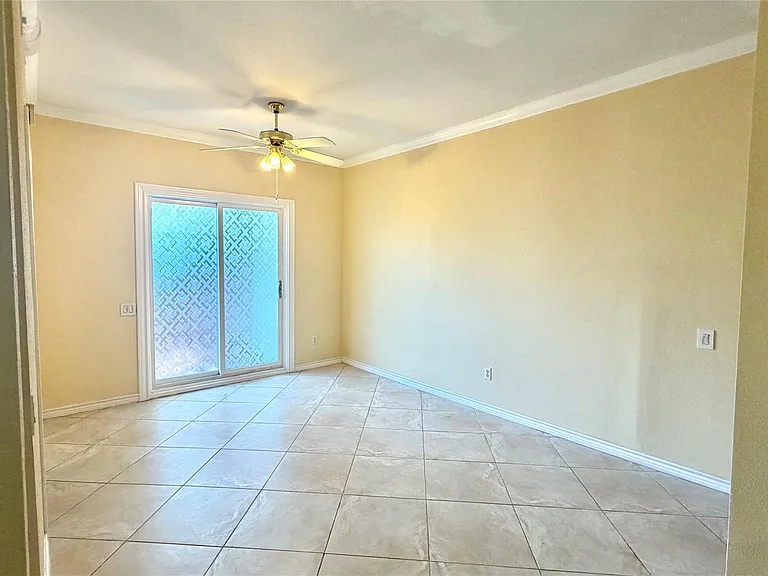 11710 Southlake Dr #16 — Photo 15