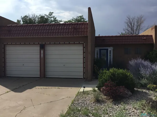 704 E Terrace Dr, Grants, NM 87020