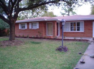 805 Cherokee Dr, Pasadena, TX 77506