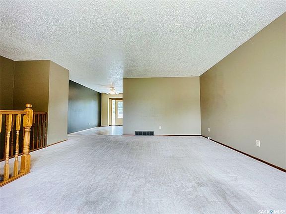 4th image of 1363 Underhill Cres