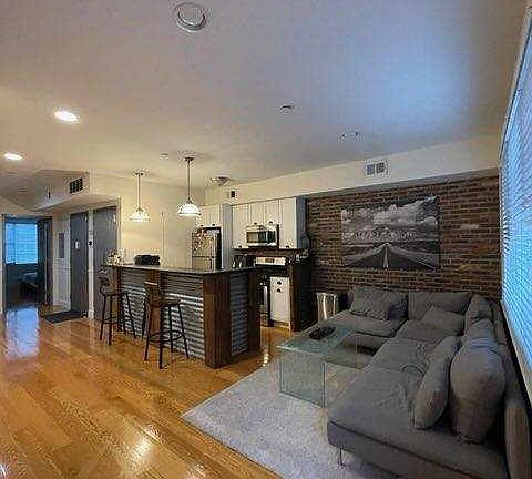 4th image of 49 Montgomery Ave #1