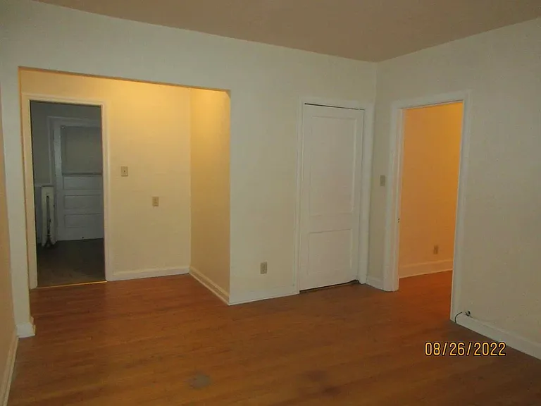 1982 N Prospect Ave #1B — Photo 13