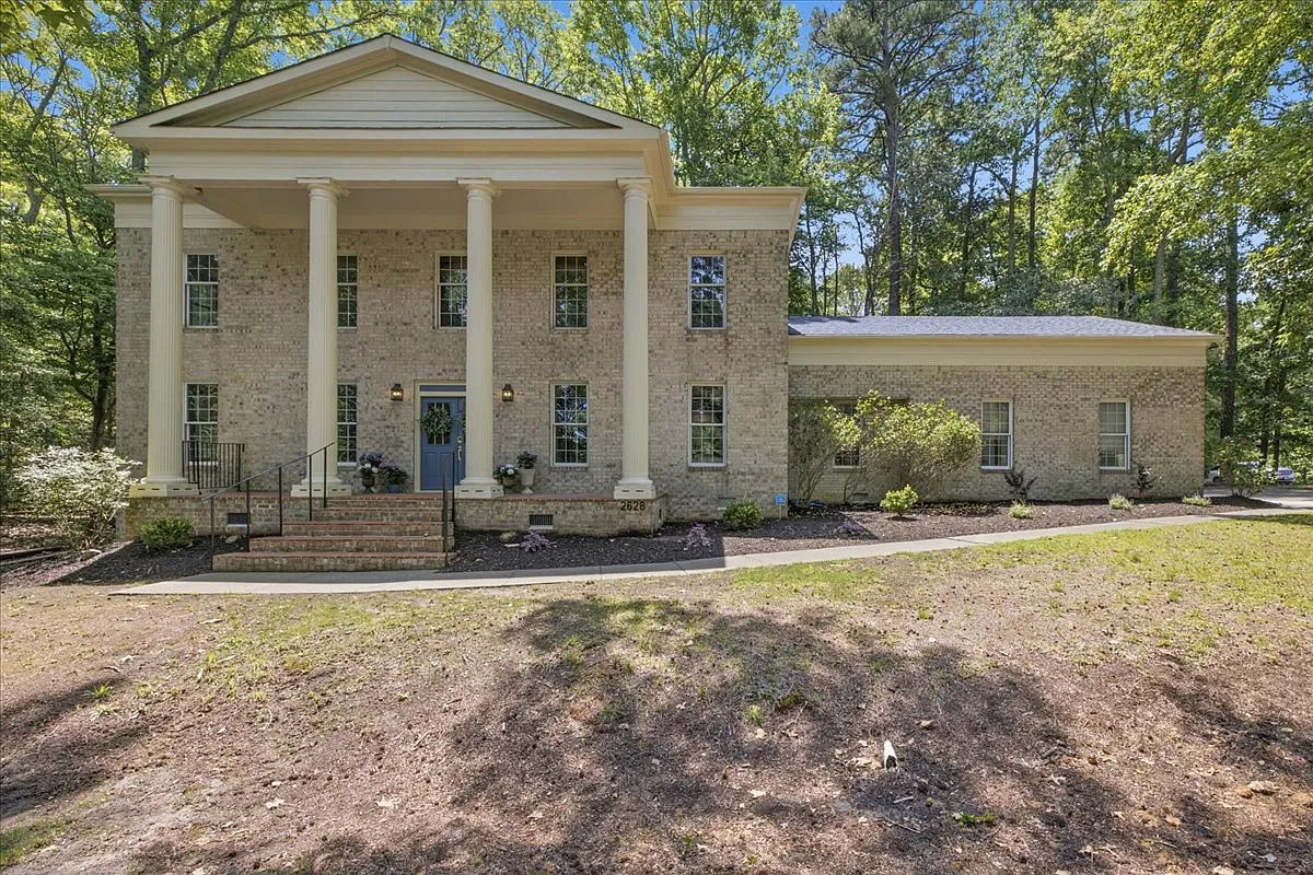 4 bed, 4.5 bath, 3600 sqft, $5,750 — Photo 2