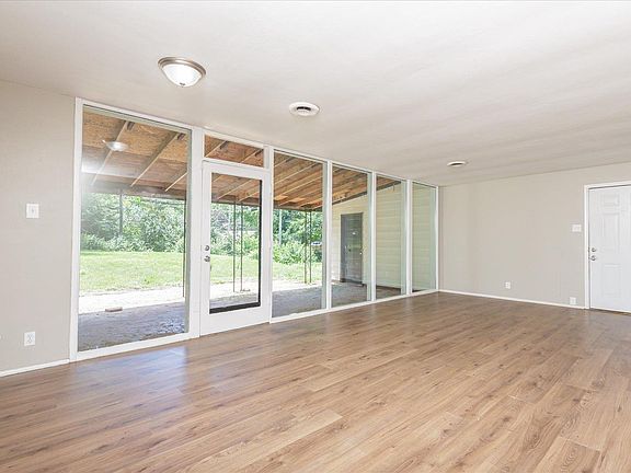 5th image of 6800 Friarwood Dr