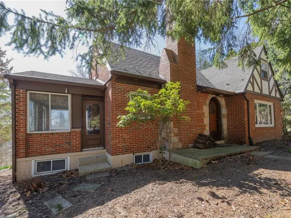 3466 Honeysuckle Rd, Bethlehem, PA 18015