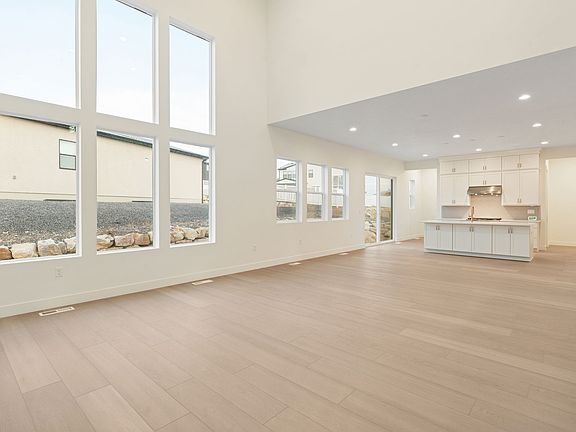 5th image of 447 N Pinnacle Ln #25