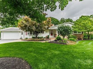 12 Hilltop Dr, Pittsford, NY 14534