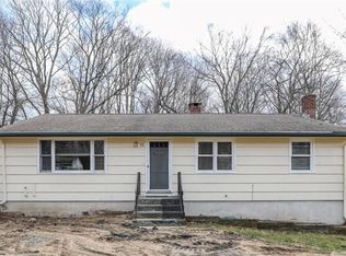 51 S Cobblers Ct, Niantic, CT 06357