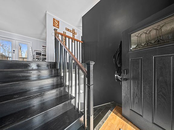 3rd image of 989 Williams Ave