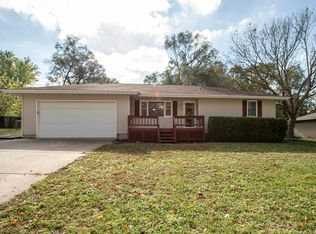 110 W Maple St, Nixa, MO 65714
