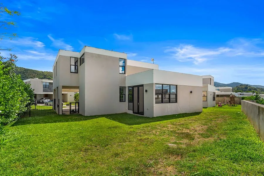 3 bed, 2.5 bath, 1950 sqft, $3,500 — Photo 4