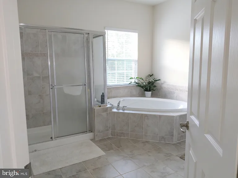 4255 Talmadge Cir — Photo 7