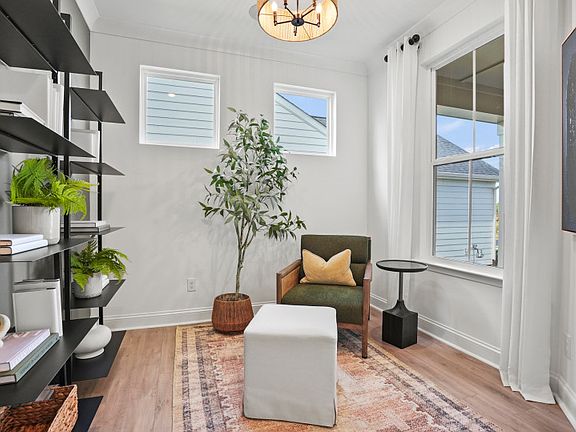 Flex Space off Entry