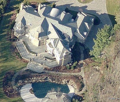 2nd image of 10 Meadow Ln
