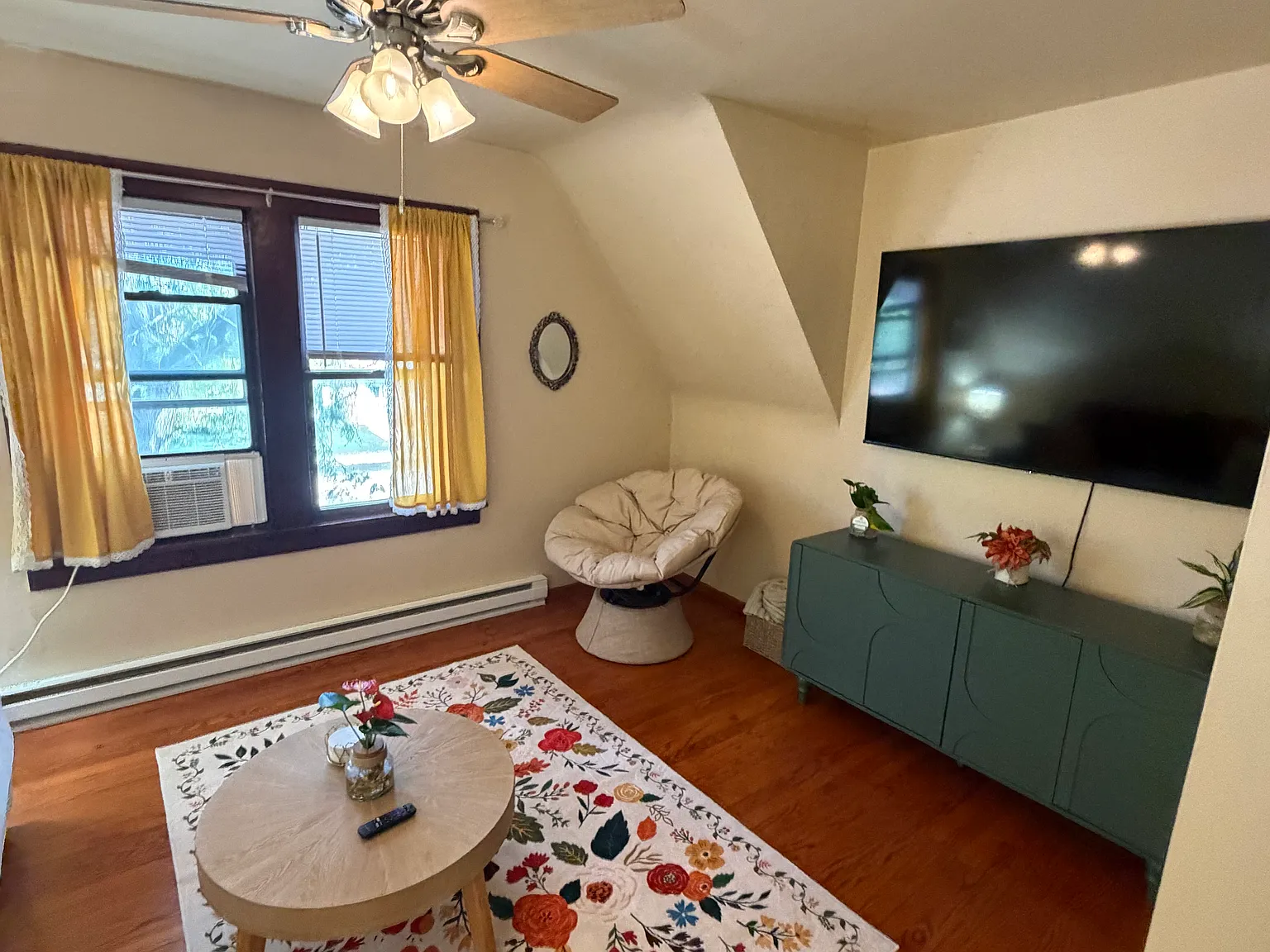 1 bed, 945 sqft, $1,400 — Photo 3