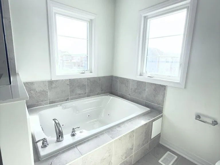 165 Wilmot Rd — Photo 23