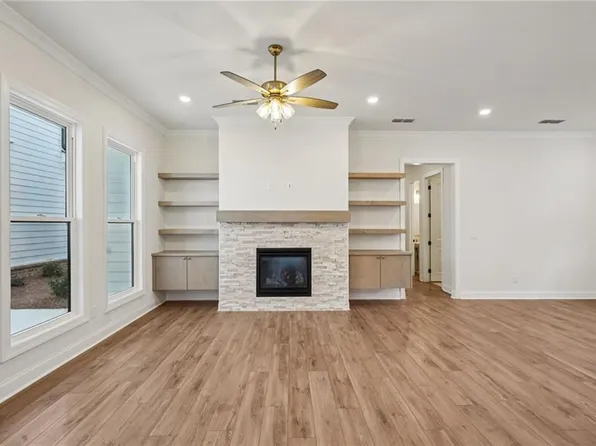 522 Pearl St, Cumming, GA 30040