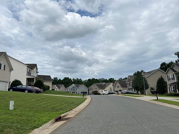 4th image of 4002 Garden Oak Dr