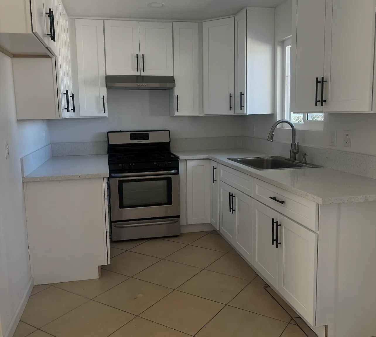 2 bed, 970 sqft, $1,950 — Photo 1