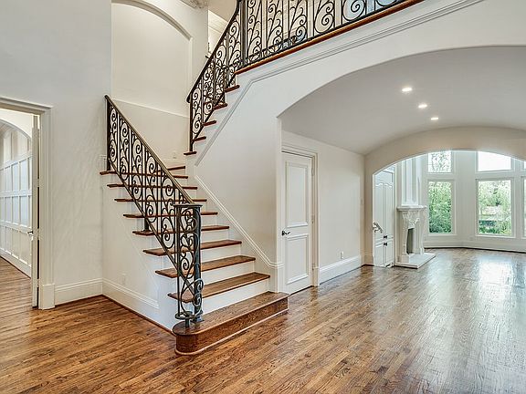 4th image of 6912 Hill Forest Dr