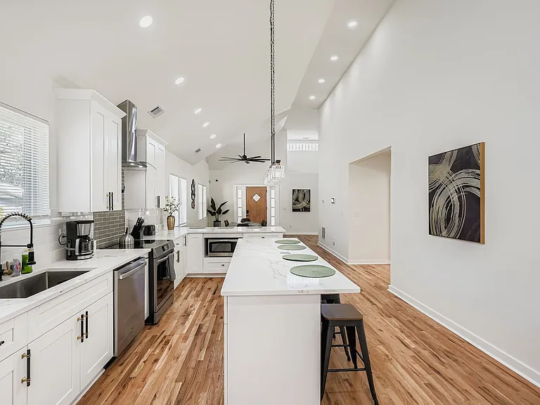 583 Flat Shoals Ave SE — Photo 4