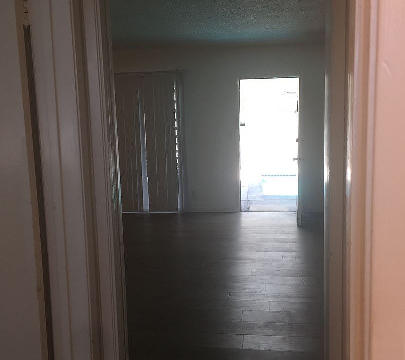 1st image of 1502 Wellesley Ave APT 102
