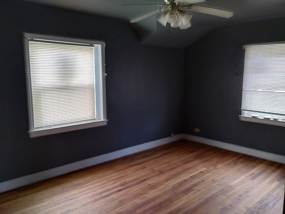 3rd image of 9737 S Jeffery Ave