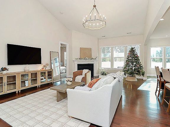 5th image of 2017 Pinyon Ln