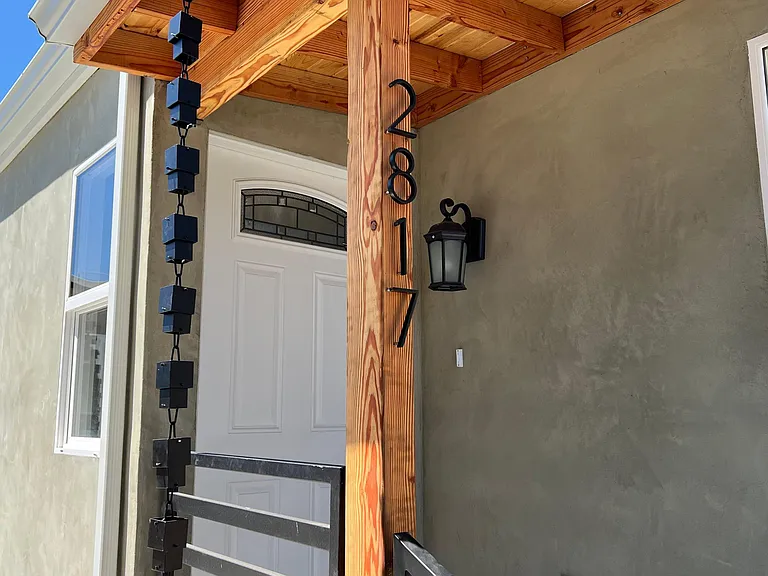 2817 La Cienega Ave — Photo 1