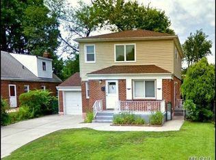 32 Kingston St, Elmont, NY 11003