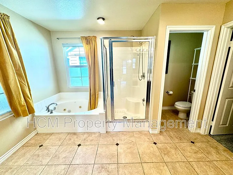 26027 Newport Ave — Photo 10