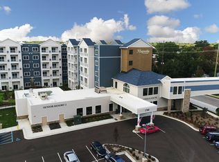 1700 Cass Lake Rd APT 301, Keego Harbor, MI 48320