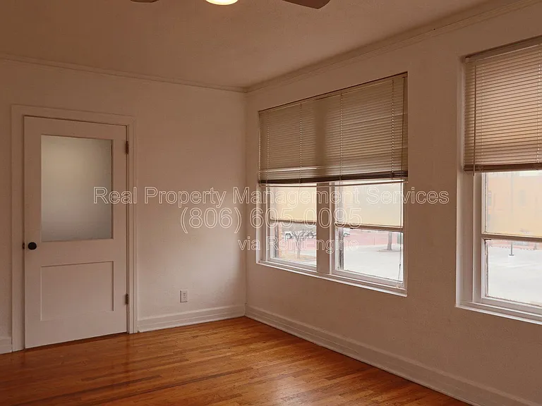 1312 Avenue J #B — Photo 5