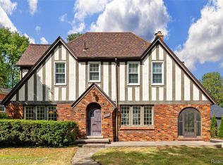 8032 Huntington Rd, Huntington Woods, MI 48070