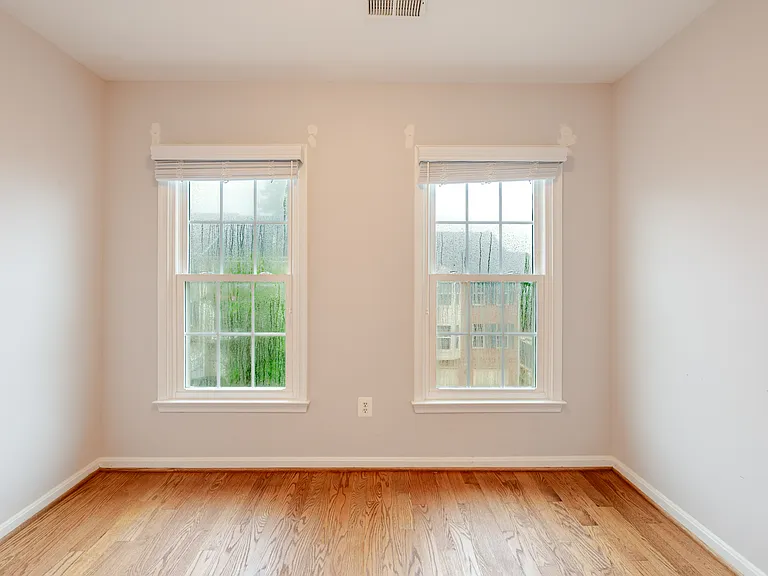 2714 Earls Ct — Photo 16