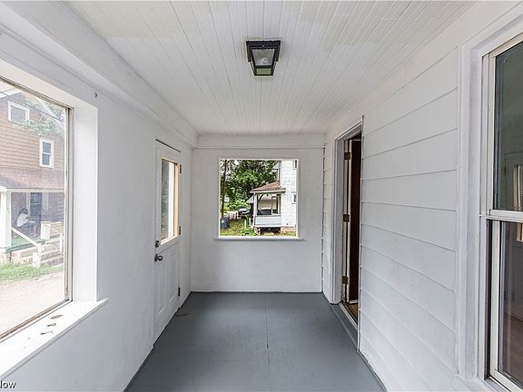 3rd image of 945 Argonne Ct