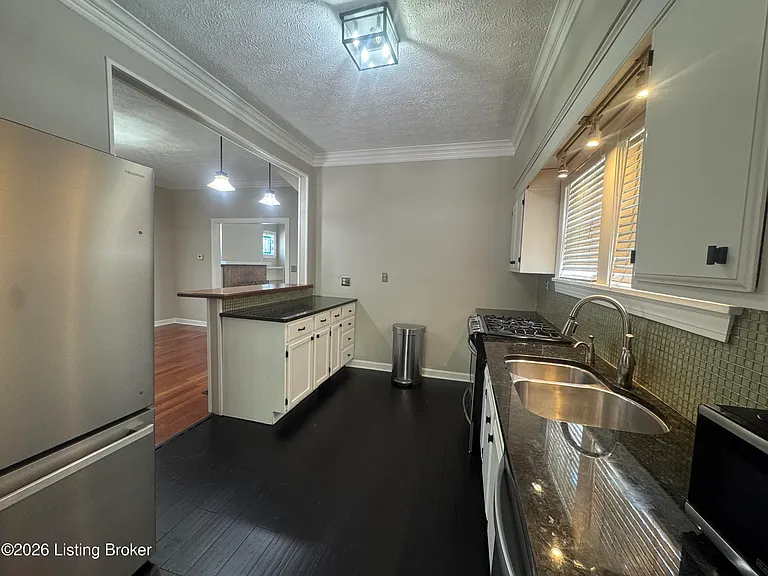 236 Kennedy Ave — Photo 9