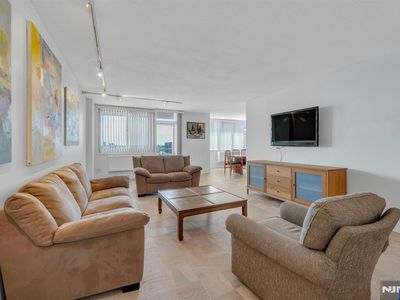 2150 Center Ave APT 10B, Fort Lee, NJ, 07024