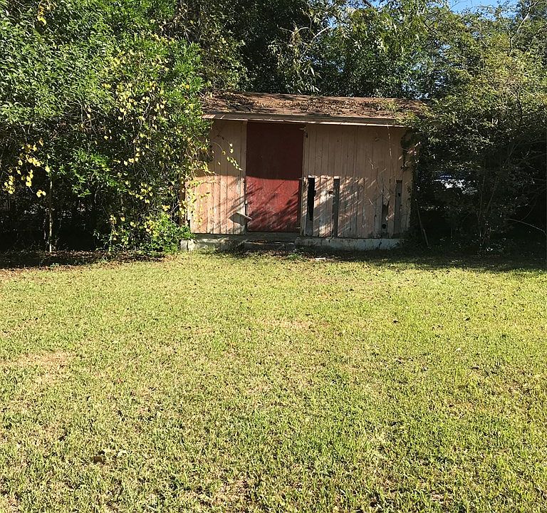 2nd image of 805 Belmont Ave