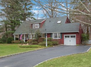 39 Carnegie Ave, Huntington, NY 11743