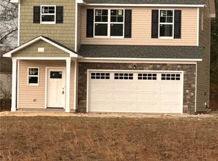 297 Nandina Dr, Raeford, NC 28376