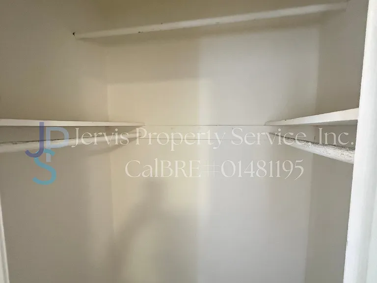 6017 Pine Ave #B — Photo 10