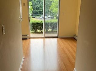 224 New Britain Ave APT 8, Farmington, CT 06085