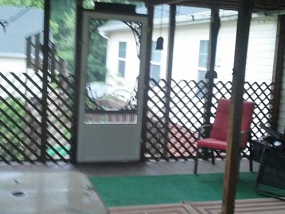 18x22 Screened Porch