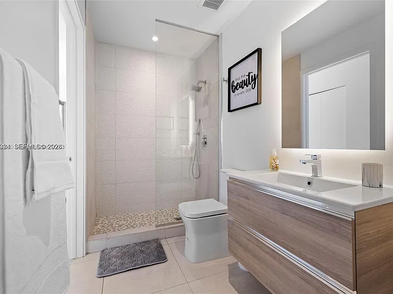 239 SW 9th St #1502 — Photo 7
