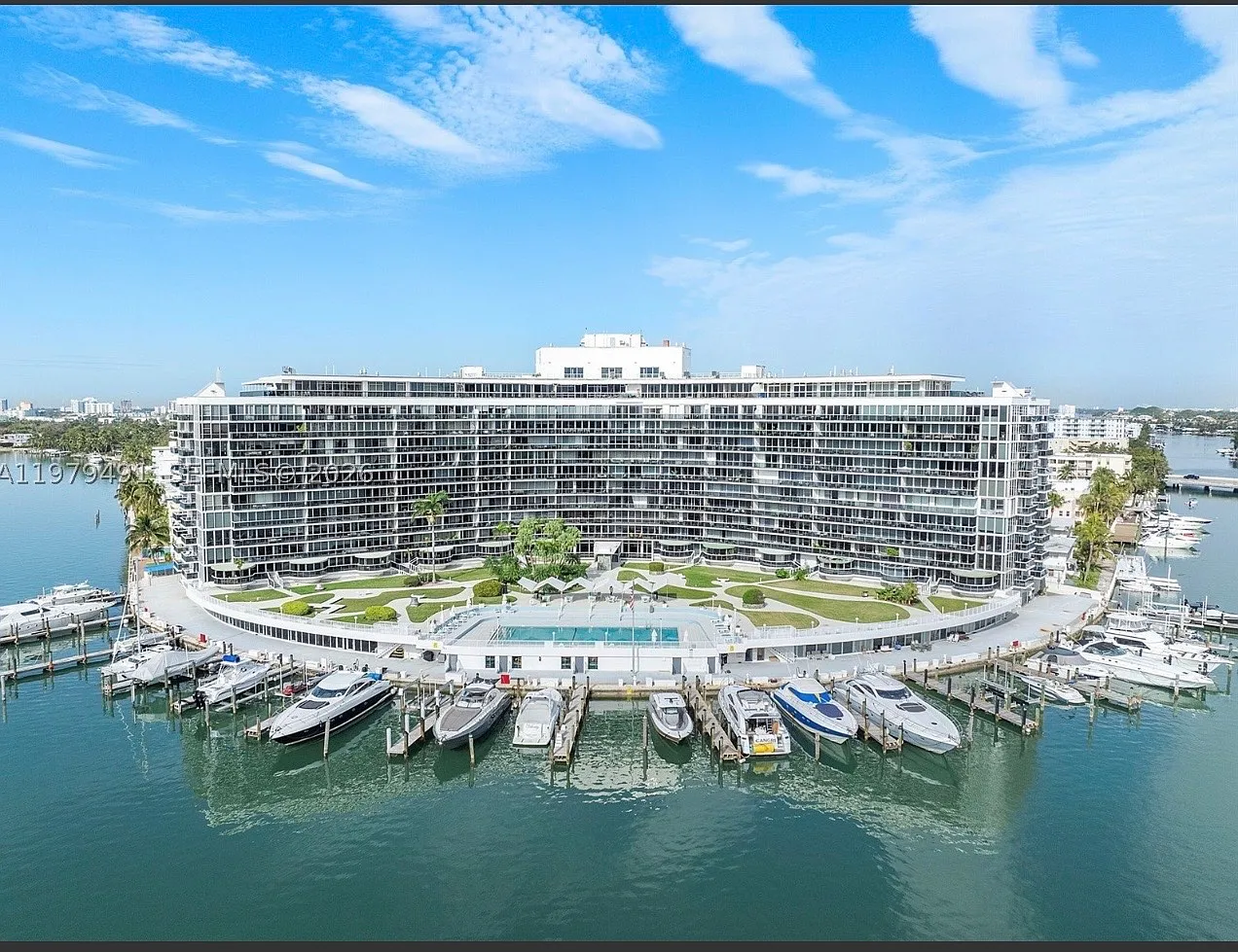 1 bed, 1.5 bath, 920 sqft, $2,600 — Photo 1