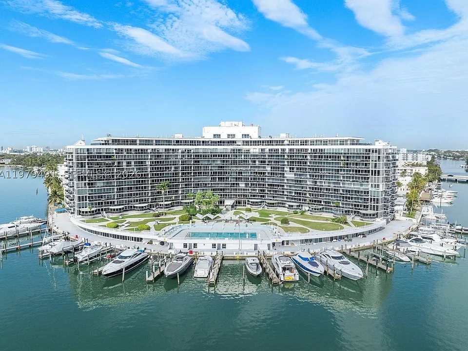 900 Bay Dr #709